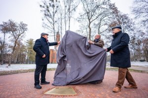 Druskininkuose atidengta kurorto legendą įprasminanti skulptūra „Sūrutis“ 