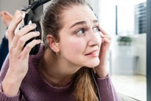 Mokslininkai: jei taip elgsis ir toliau, milijardui paauglių ir jaunų suaugusiųjų gresia klausos praradimas