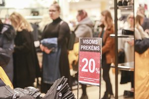 „Juodajam penktadieniui“ artėjant: kaip apsaugoti ne tik piniginę, bet ir aplinką