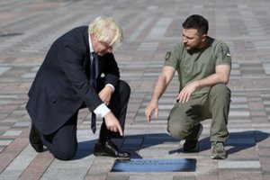 Karas Ukrainoje: A. Merkel paskelbė, kad Rusijos invazija jos nenustebino, B. Johnsonui – ypatingas ukrainiečių įvertinimas