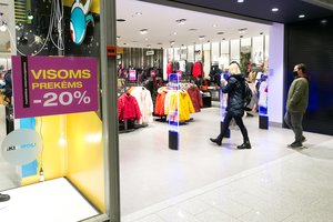 „Juodojo penktadienio“ pinklėse – visas pasaulis: įsisukę į akcijas nepaslyskite – tai ne vienintelė gera proga apsipirkti