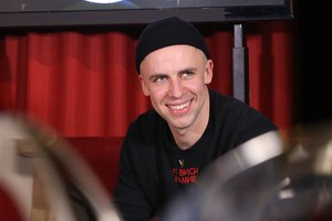 Išpardavimų penktadienio proga Vidas Bareikis tapo pardavėju: kviečia kauniečius pasimatyti