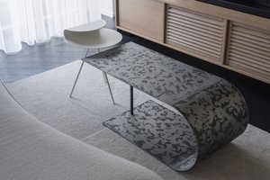 Vilniaus senamiesčio bute – išskirtinio dizaino, skulptūriški baldai