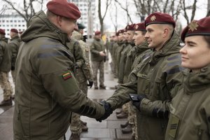 Kaune pasitikti iš misijos Malyje grįžę 42 KASP kariai