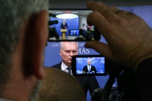 G. Nausėdai – kritika dėl pasyvumo D. Kreivio istorijoje: jis irgi atsakingas už ministrus