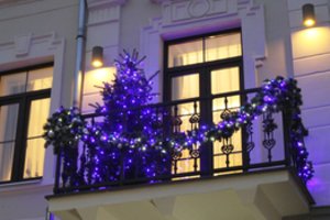 Puošiame kiemus, namus ir palanges: patarė, kaip renkantis lemputes galima neblogai sutaupyti