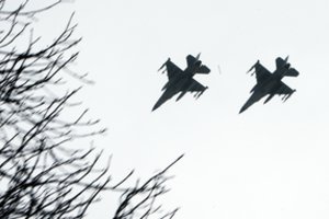 NATO naikintuvai per savaitę tris kartus lydėjo Rusijos orlaivius
