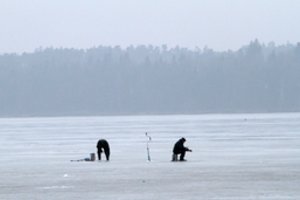 Rokiškio rajone nuskendo į tvenkinį įlūžęs žvejys
