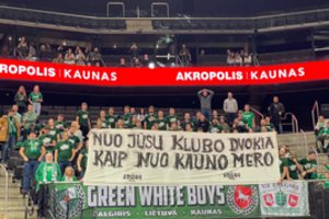 Per „Žalgirio“ ekipos rungtynes – plakatas su „Wolves“ klubo ir Kauno mero pažeminimu