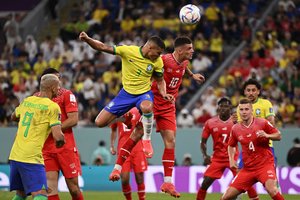 Brazilija įspūdingu įvarčiu į Šveicarijos vartus atsidarė duris į pasaulio čempionato aštuntfinalį