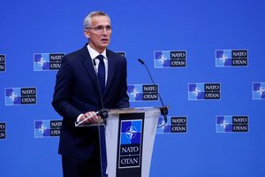 J. Stoltenbergas patvirtino Aljanso įsipareigojimą dėl būsimos Ukrainos narystės: NATO durys atviros