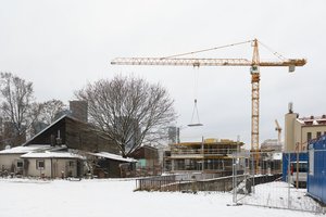 Statybų drama persikėlė į Seimą: kylantis daugiabutis Kalvarijų gatvėje pakvipo nusikalstama veikla