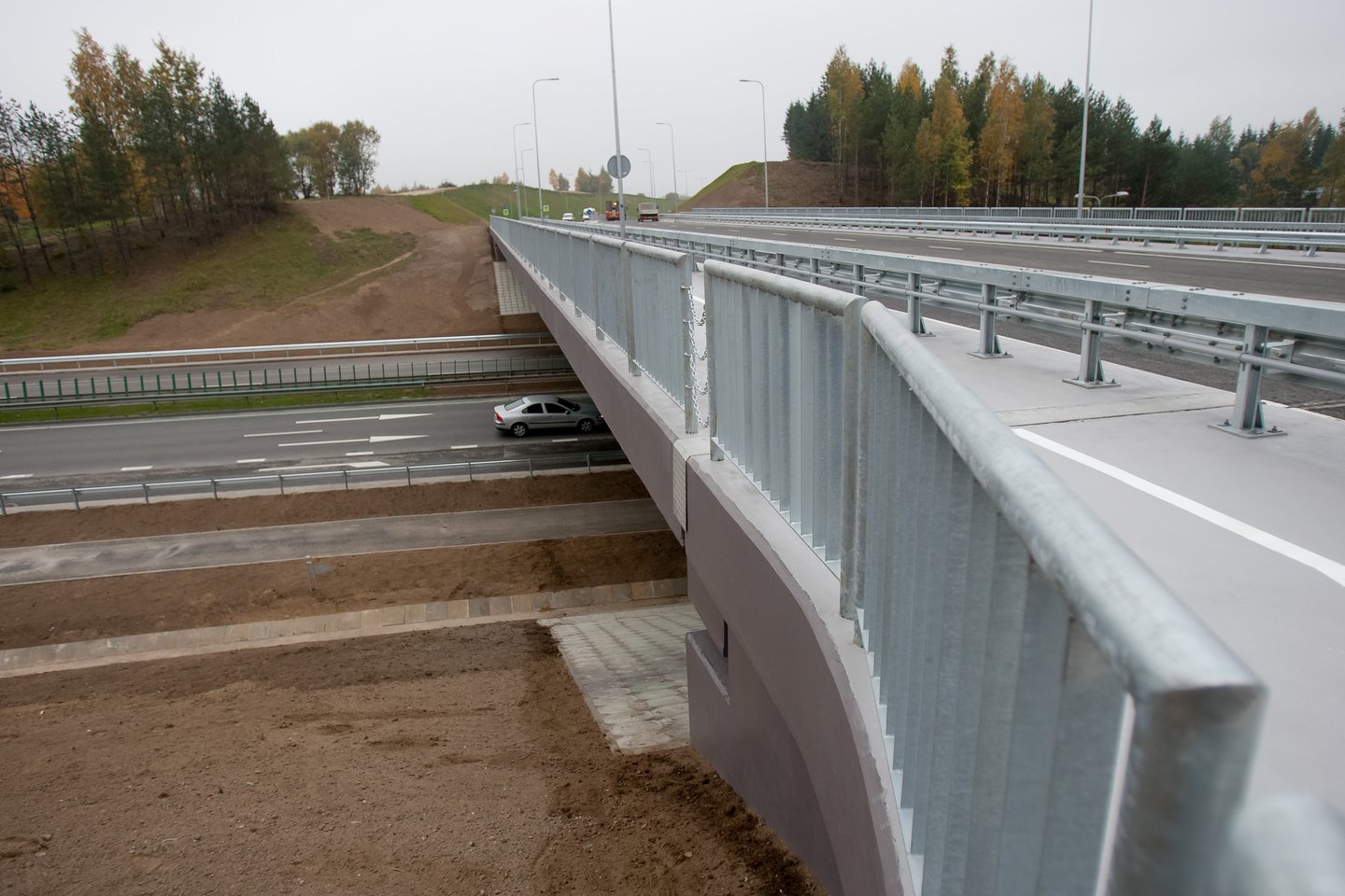 2023 m. bus pradėtas įgyvendinti valstybinės reikšmės magistralinio kelio A16 Vilnius–Prienai–Marijampolė 16,017 km viaduko kapitalinio remonto projektas.<br>D.Umbraso asociatyvi nuotr.