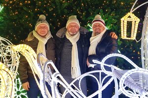 Grupė „16 Hz“ pristato šventinę dainą „Grįšim per Kalėdas“