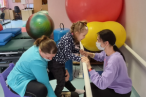 Mažųjų pacientų iš Ukrainos istorijos – karo vaikai stiprėja Lietuvoje