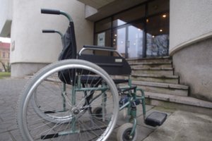 Liūdinančios nuostatos: vaikus su negalia bendrose klasėse matyti nori mažiau nei pusė gyventojų