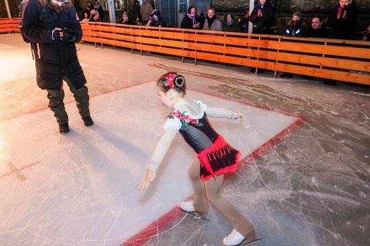 Vilniaus Lukiškių kalėjime ketvirtadienį atidaryta atvira ledo čiuožykla.<br> V. Ščiavinsko nuotr.