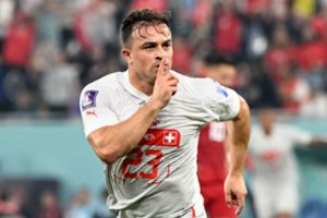 Įvarčių lietuje paskendusiame mače Šveicarija įveikė serbus ir iškovojo paskutinį kelialapį į aštuntfinalį