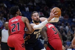 Stropiai kovojusio J. Valančiūno taškų ir atkovotų kamuolių užteko prispausti tragišką atkarpą žaidžiančią „Spurs“