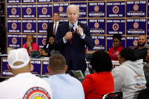 J. Bidenas: JAV politiniai lyderiai „turėtų įvardyti ir atmesti antisemitizmą“