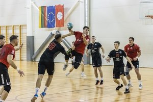 Finalininkų dvikovoje triuškinamą pergalę šventė čempionai „Šviesos“ rankininkai