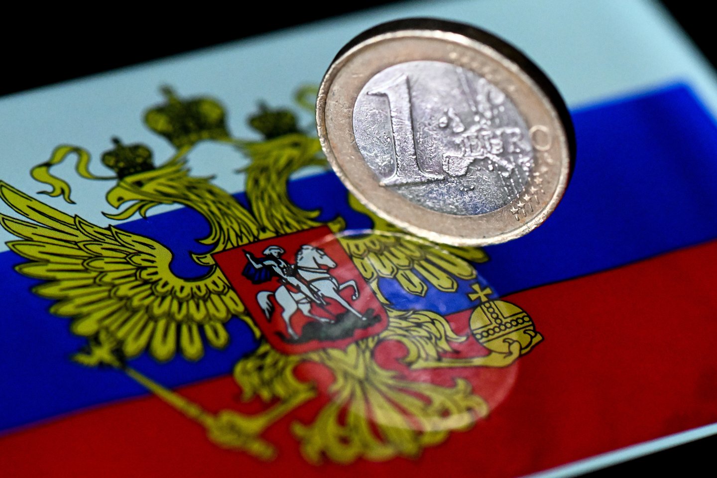 EK praėjusią savaitę ES šalims pristatė pasiūlymus kaip užtikrinti, kad Rusija būtų patraukta atsakomybėn už karo veiksmus ir nusikaltimus Ukrainoje, taip pat – atlygintų invazijos žalą.