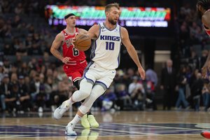 Domantas Sabonis trigubu dviženkliu vainikavo „Kings“ pergalę prieš „Bulls“