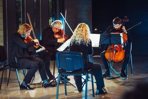 „Chordos“ koncerte „Lofte“ žada „susprogdinti“ nusistovėjusį kvartetų įvaizdį