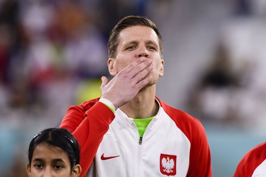 Lenkų vartininkas W. Szczesny po pralaimėjimo prancūzams guodė ne tik komandos draugus: jautri akimirka su sūnumi