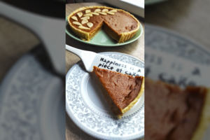 Moliūgų pyragas patiks ir veganams, ir visavalgiams: nesigailėsite išbandę šį receptą