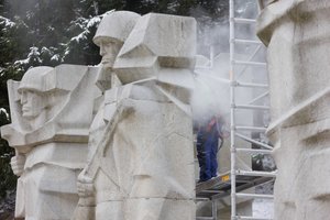 Vilniuje nepaisant JT komiteto perspėjimų pradėtos ardyti sovietinės skulptūros