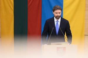 Po atlaikytos nepasitikėjimo procedūros M. Majauskas pranešė netikėtą žinią – iš pareigų traukiasi pats