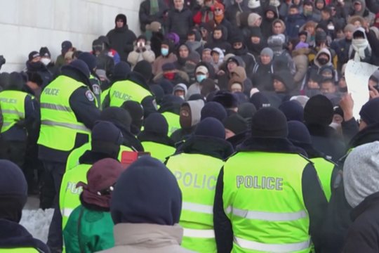 Mongolų neišgąsdino spaudžiantis šaltis: minia gyventojų sukilo prieš valdžios korupciją