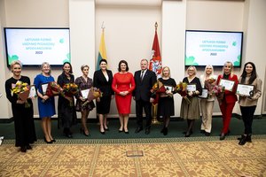 Prezidentūroje apdovanoti aktyviausi Lietuvos fizinio ugdymo pedagogai