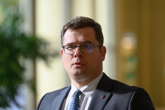 NSGK pritarė L. Kasčiūno siūlymui neleisti rusams, baltarusiams Lietuvoje turėti ginklą