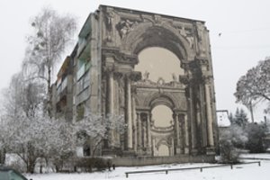 Penkiaaukščio dydžio paveikslą nupiešę menininkai: „Tai protestas prieš sovietmečio pilkumą“