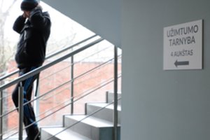 Tiek daug darbuotojų jau nebereikia – pasiūlymams sumažėjus įsidarbinti tapo sudėtingiau