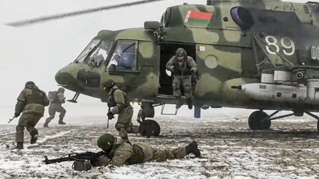 Vyksta bendros karinės Baltarusijos ir Rusijos pratybos: kariai praktikuojasi visą parą