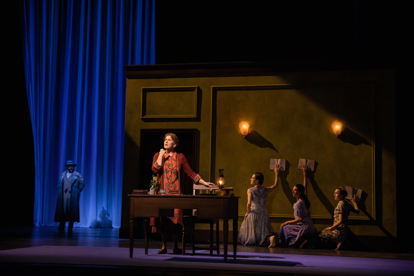 K.Putso opera „Valandos“ pagal M.Cunninghamo to paties pavadinimo romaną. <br> „Metropolitan Opera“ nuotr.