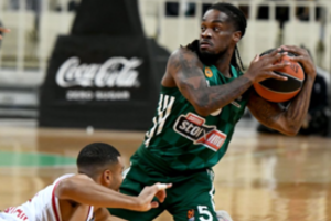 „Panathinaikos“ krepšininkai po pratęsimo išrašė eilinį pralaimėjimą „Olimpia“ ekipai