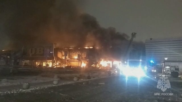 Maskvos prekybos centre kilo didžiulis gaisras: įvykio vietoje dirba daugiau nei 70 ugniagesių