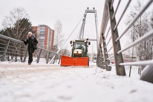 Vairuotojams – tikras žiemos išbandymas keliuose: skelbia, ko tikėtis savaitgalį