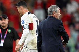 C. Ronaldo ant suolo palikęs Portugalijos treneris: „Nesigailiu dėl šio sprendimo“