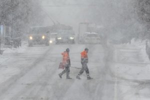 Laukia įtemptos kelios paros: dėl pūgos perspėja vairuotojus, bus sunkiai pravažiuojamos gatvės