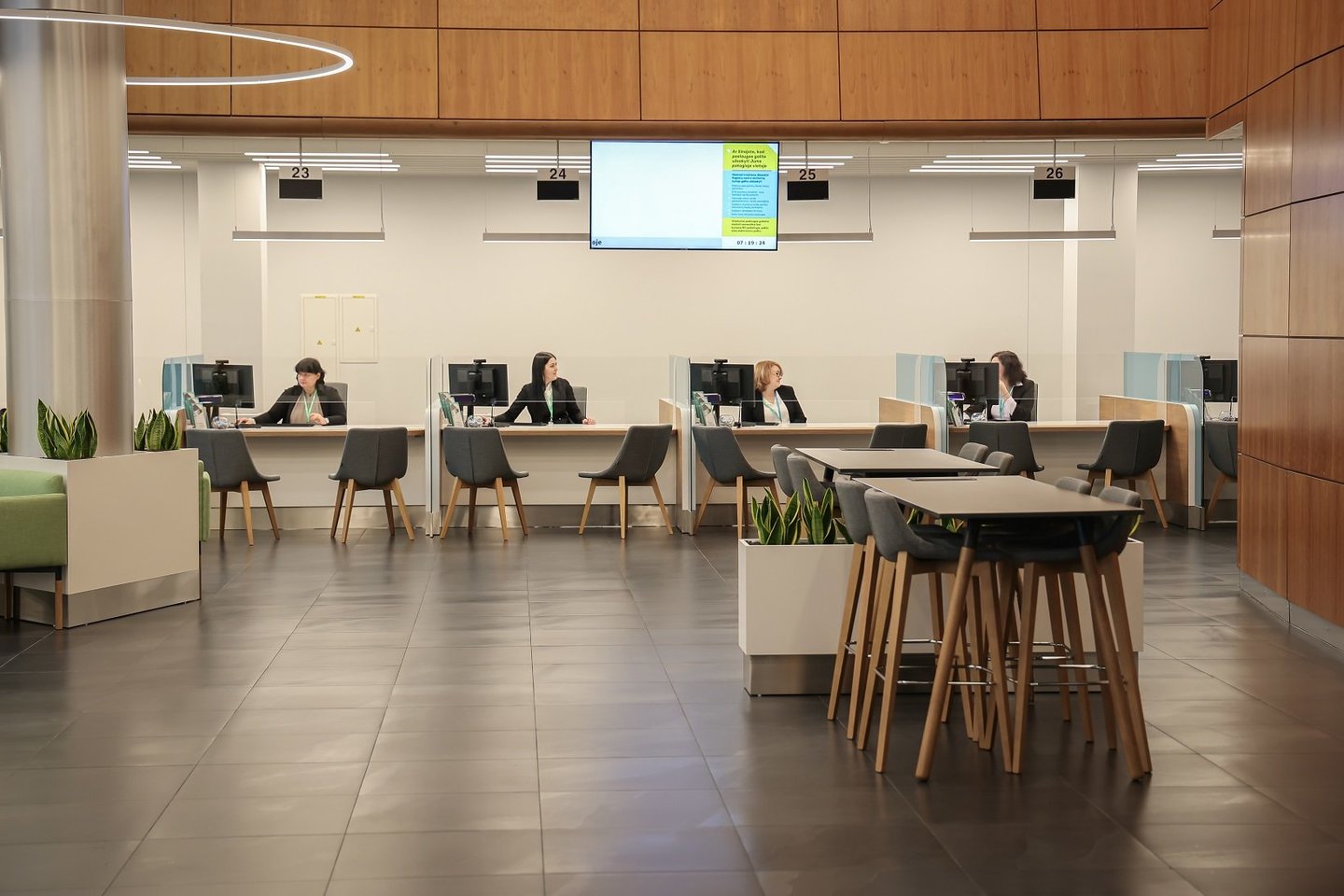 Pirmadienį Vilniuje duris atvėrė atnaujintas Registrų centro klientų aptarnavimo padalinys.<br>Registrų centro nuotr.