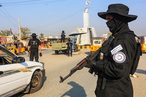 Pakistano kariuomenė: Afganistano pajėgos apšaudė pasienio miestą, žuvo 7 žmonės