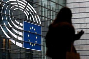 Korupcijos skandalo sukrėstas Europos Parlamentas renkasi į plenarinę sesiją