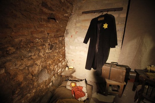 JAV diplomatė: Lietuva iš nacionalinio panteono turi išbraukti susitepusius žydų krauju