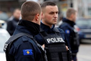 Maskva ragina „diplomatinėmis priemonėmis“ mažinti įtampą Kosove ir garantuoti serbų teises