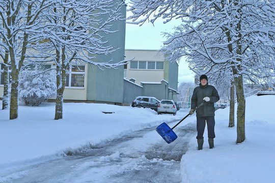 Dėl paralyžiuoto eismo Klaipėdos valdžia meta akmenį į kelininkų daržą: pastarieji kaltina naująją druską